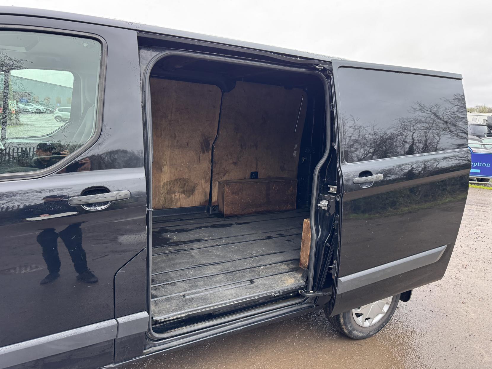 Ford Transit Custom 2.2 TDCi 290 Trend Panel Van 5dr Diesel Manual L1 H1 (186 g/km, 123 bhp)