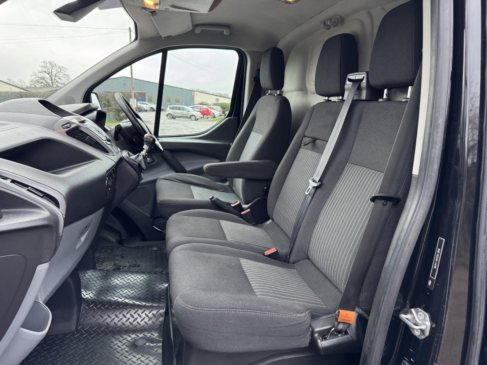 Ford Transit Custom 2.2 TDCi 290 Trend Panel Van 5dr Diesel Manual L1 H1 (186 g/km, 123 bhp)