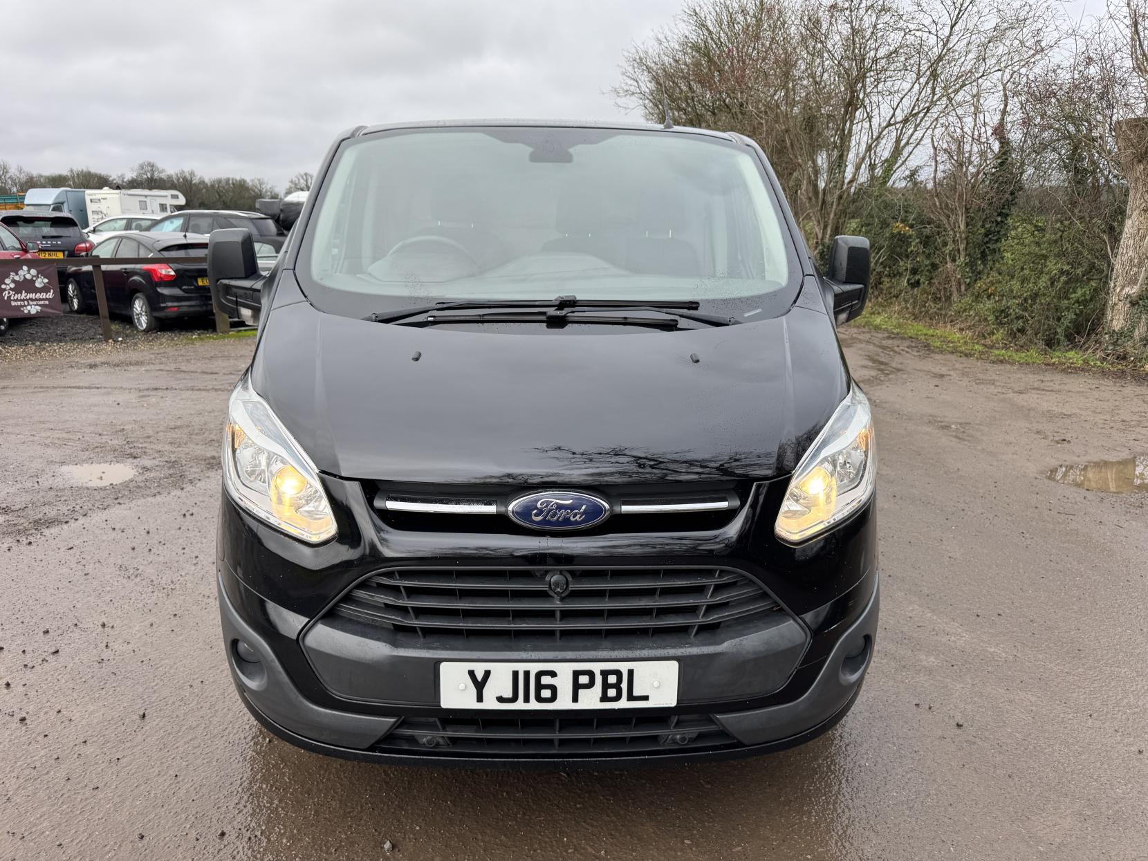 Ford Transit Custom 2.2 TDCi 290 Trend Panel Van 5dr Diesel Manual L1 H1 (186 g/km, 123 bhp)
