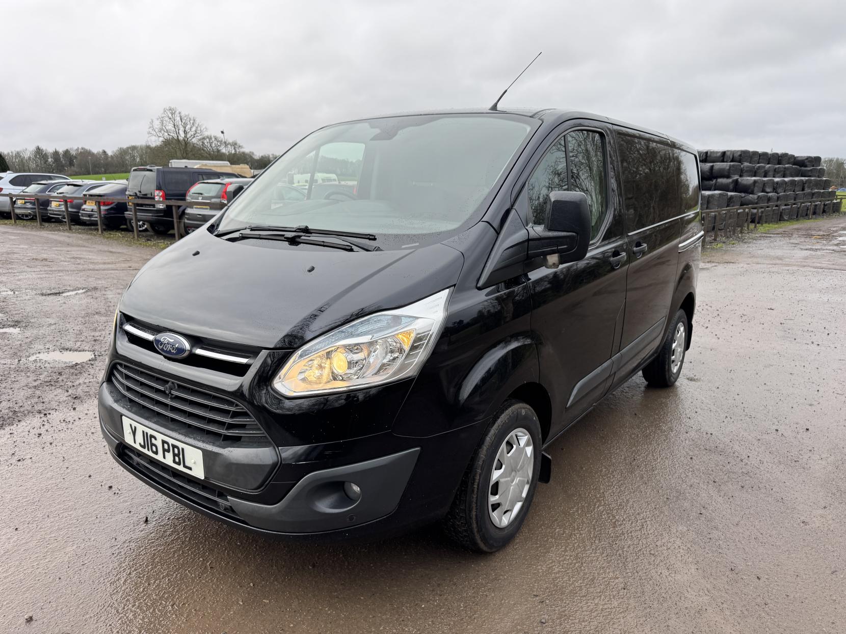 Ford Transit Custom 2.2 TDCi 290 Trend Panel Van 5dr Diesel Manual L1 H1 (186 g/km, 123 bhp)