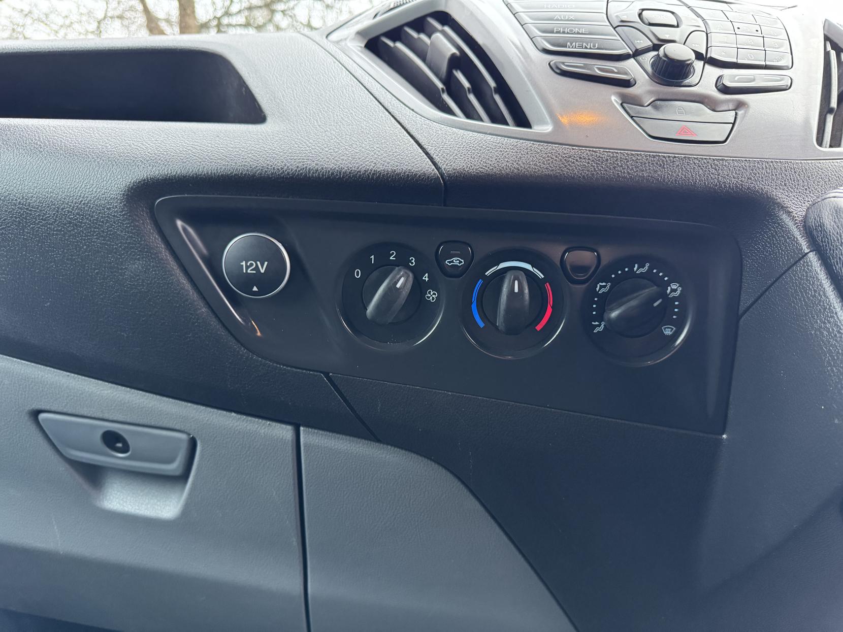 Ford Transit Custom 2.2 TDCi 290 Trend Panel Van 5dr Diesel Manual L1 H1 (186 g/km, 123 bhp)